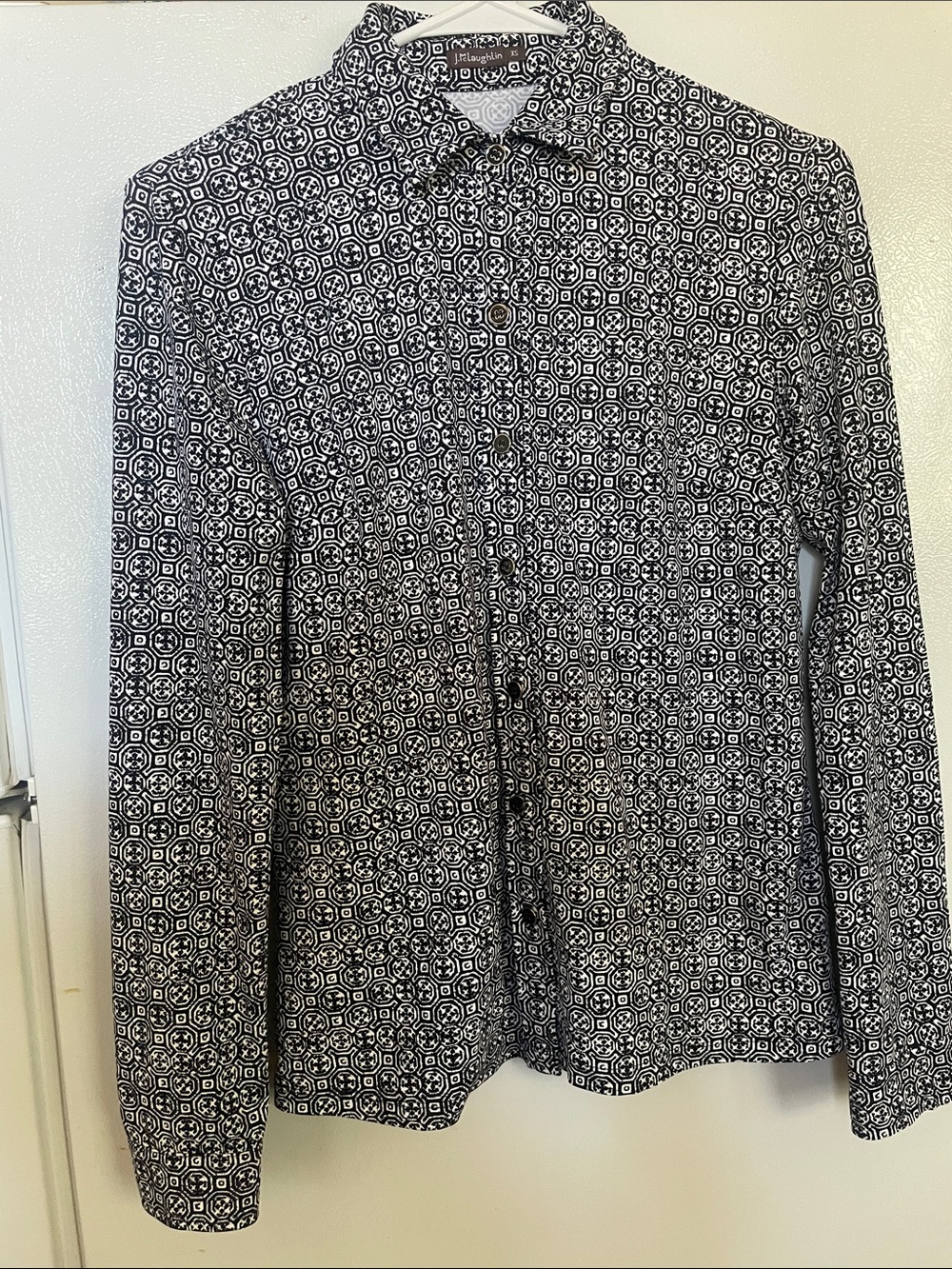 J.McLaughlin XS Quiet Luxury Black White Collar Geometric Fun Button-Down Blouse